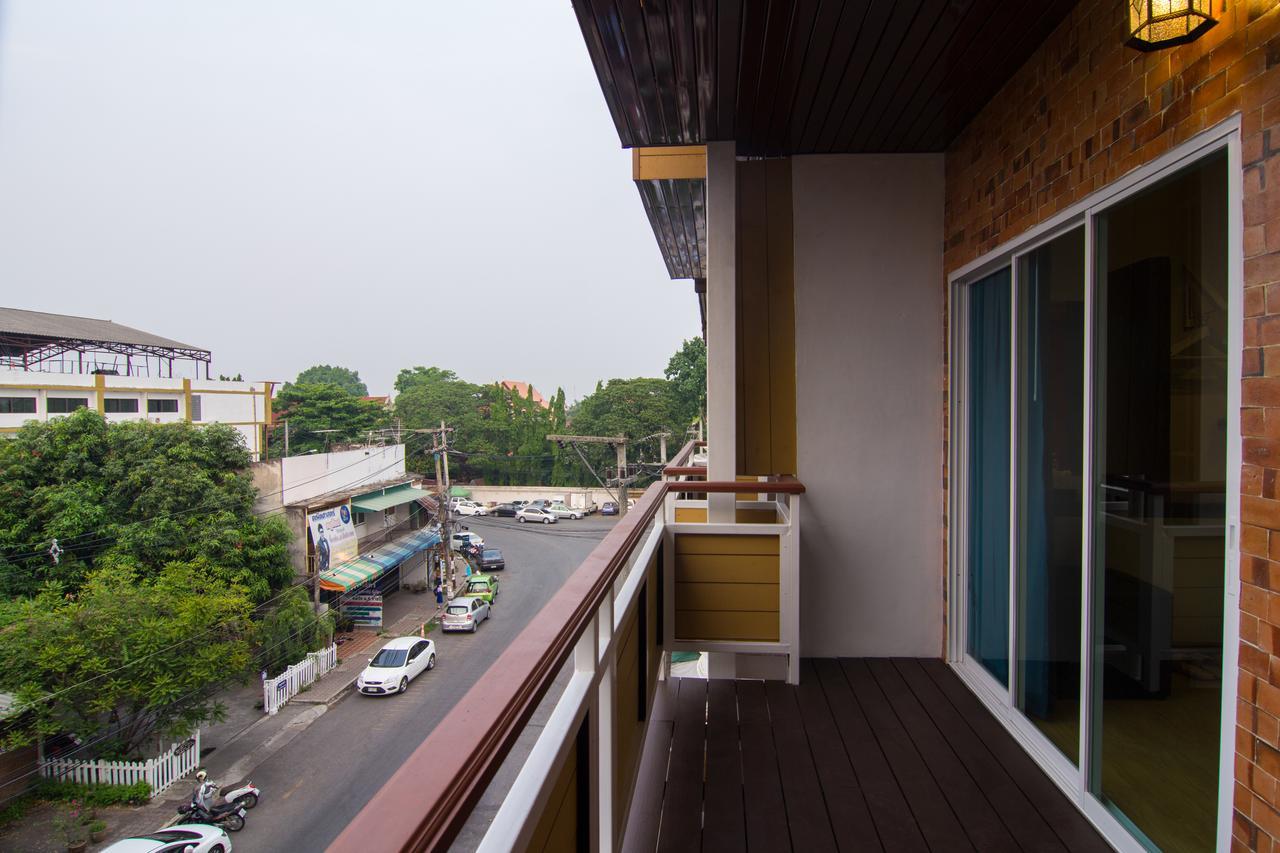 Suan Dok Gate Guesthouse Csiangmaj Kültér fotó